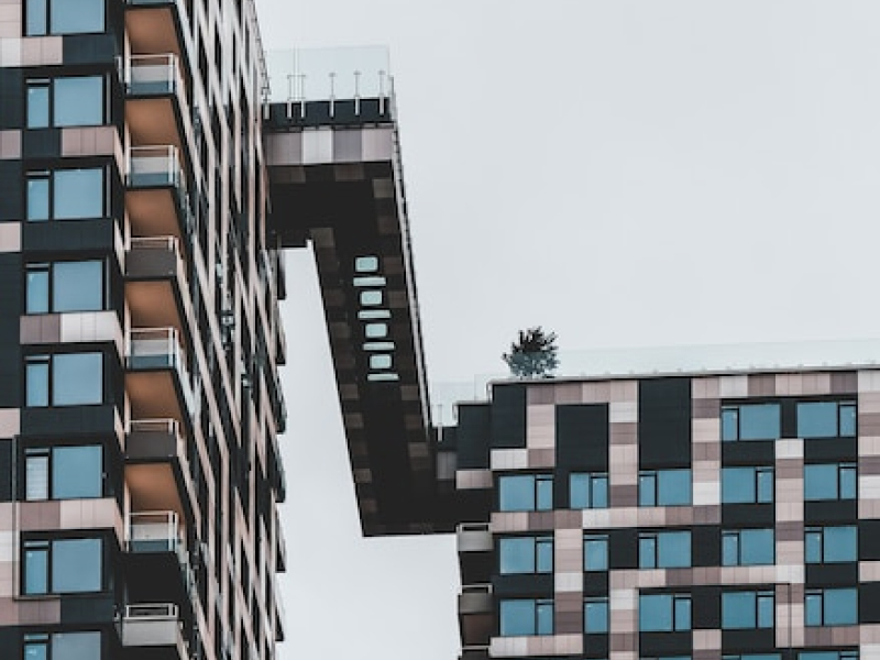 Дніпро́вська набережна